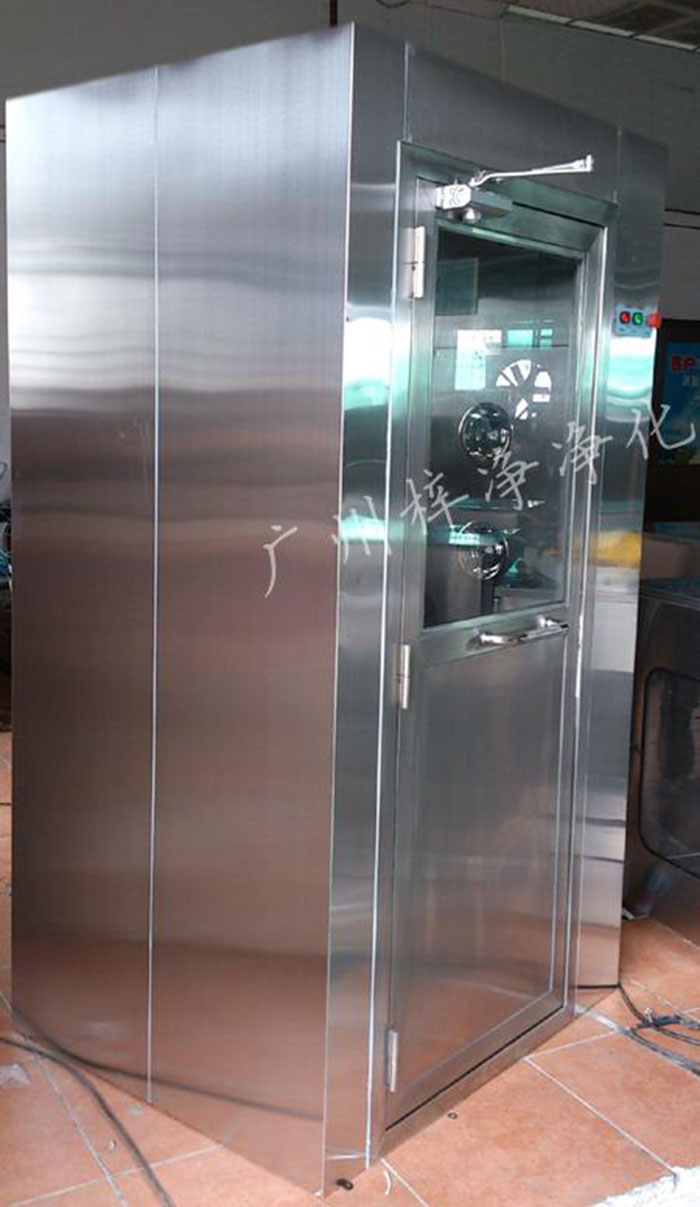 防爆風淋室主要配置有:防爆風機,離爆燈器等。 防爆風淋室主要配置有:防爆風機,離爆燈器等。