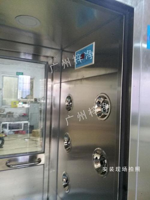 凈化風淋室安裝調(diào)試圖片 凈化風淋室安裝調(diào)試圖片